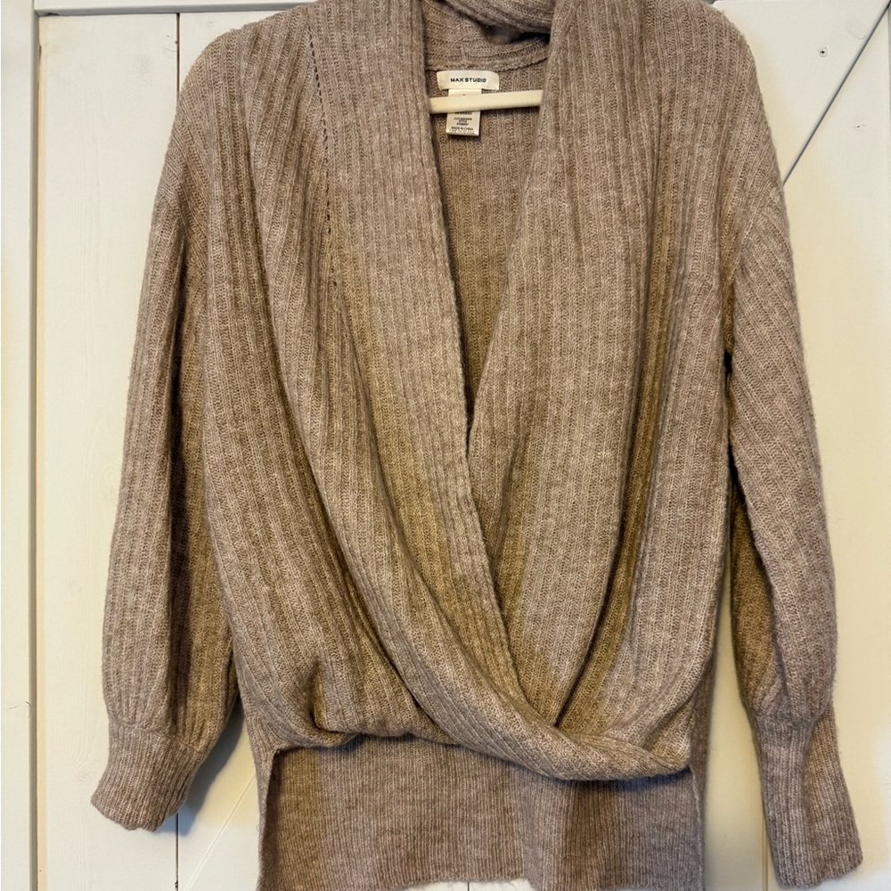 Deep V-neck casual sweater
